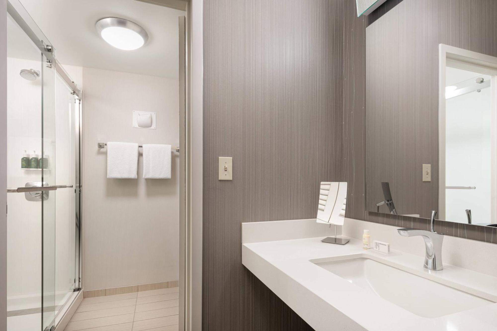 Courtyard By Marriott Boulder Hotel Bagian luar foto